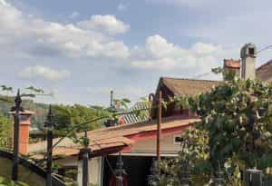 WhatsApp Image 2023 09 14 at 15.30.49 e1694694781638 - ACUM! Acoperișul unei case din Câmpulung este înghițit de flăcări!