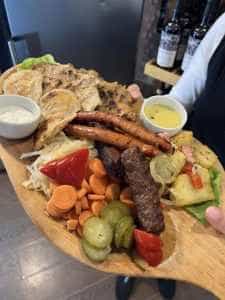 Casa Argeșeană vă invită să descoperiți cele mai delicioase preparate tradiționale românești 2 casa argeseana 2