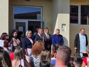 Bradu inceput scoala