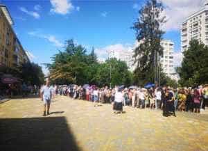 coada la icoan afacatoare de minunti - De la biserica din Trivale, Icoana făcătoare de minuni, va fi dusă în cartierul Găvana