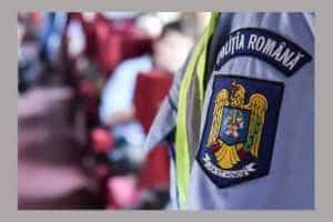 Activități preventive desfășurate de polițiști la un liceu din Pitești 1 polițiști