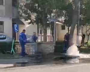 fantana nord - Cascadă în Nord! S-a spart țeava de la izvor!