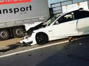 Impact violent între o mașină și un TIR pe Autostrada A1 1 0d72b354 d73b 4ba3 9097 819590810d6b 1 - Impact violent între o mașină și un TIR pe Autostrada A1