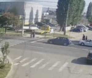 2023 09 27 10 - O mamă și doi copii, spulberați pe trecerea de pietoni de un șofer de 84 de ani