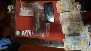 Sute de grame de droguri ridicate la Pitești! 7 persoane au fost arestate după percheziții! 2 pitesti - Sute de grame de droguri ridicate la Pitești! 7 persoane au fost arestate după percheziții!