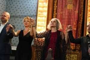 ”Cioburi de oglindă”, cu Maia Morgenstern, la Sinagoga din Pitești! 4 Sursă foto: Facebook Primăria Municipiului Pitești.