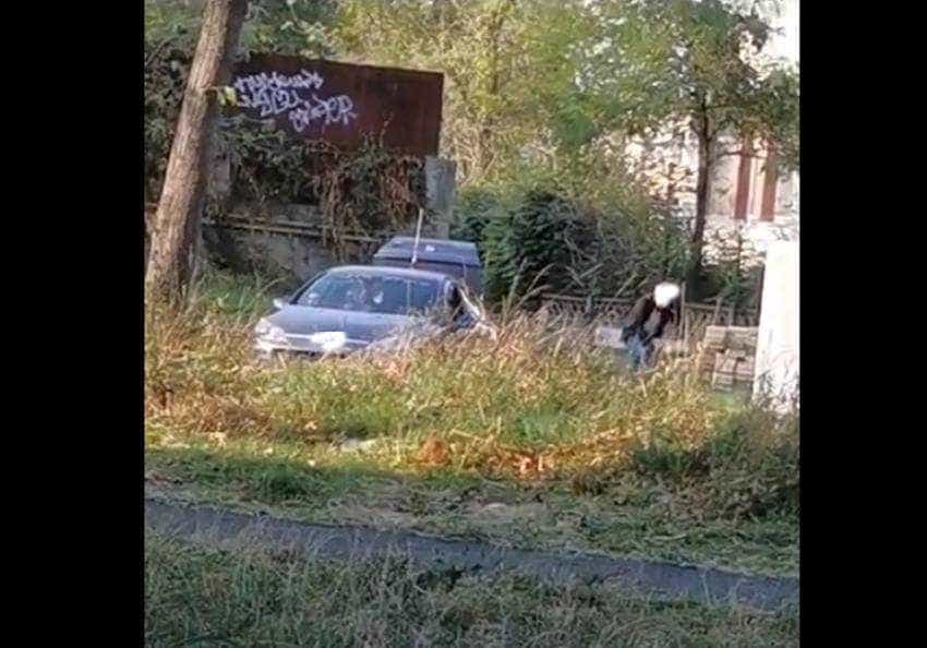 cu dale in masina1 Sursă foto: print screen filmare Facebook Primăria Municipiului Pitești.