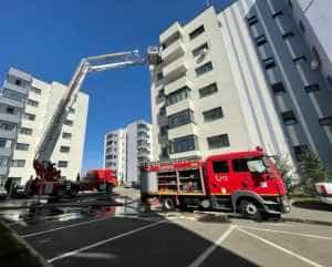 d6a92fad 77e3 4c9f bfa7 a255f19b7fba - (VIDEO) Incendiu la un apartament din Pitești! Douăzeci de persoane au fost evacuate
