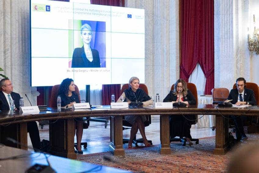 alina gorghiu al conferinta internationala deschidere