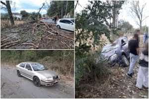 page 2 - Vremea face ravagii! Mașini avariate la Dârmănești