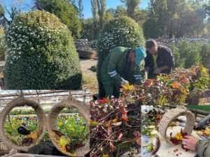 Iată cum arată. Floriștii pregătesc decorurile pentru deschiderea târgului ”Toamna piteșteană” 3 Sursă foto: Facebook Cristian Gentea