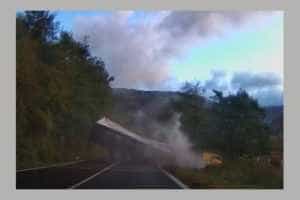 (Video) Trafic blocat pe Valea Oltului! TIR răsturnat pe carosabil! 1 accident Valea Oltului