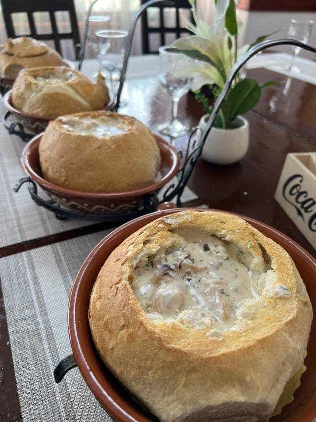 casa argeseana5 - Casa Argeșeană vă așteaptă pe 8 martie cu un meniu delicios și un ambient autentic