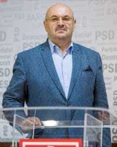 Cine trăiește cu iluzia că un partid îl poate salva, trăiește cu o iluzie deșartă! 1 Ion Mînzînă