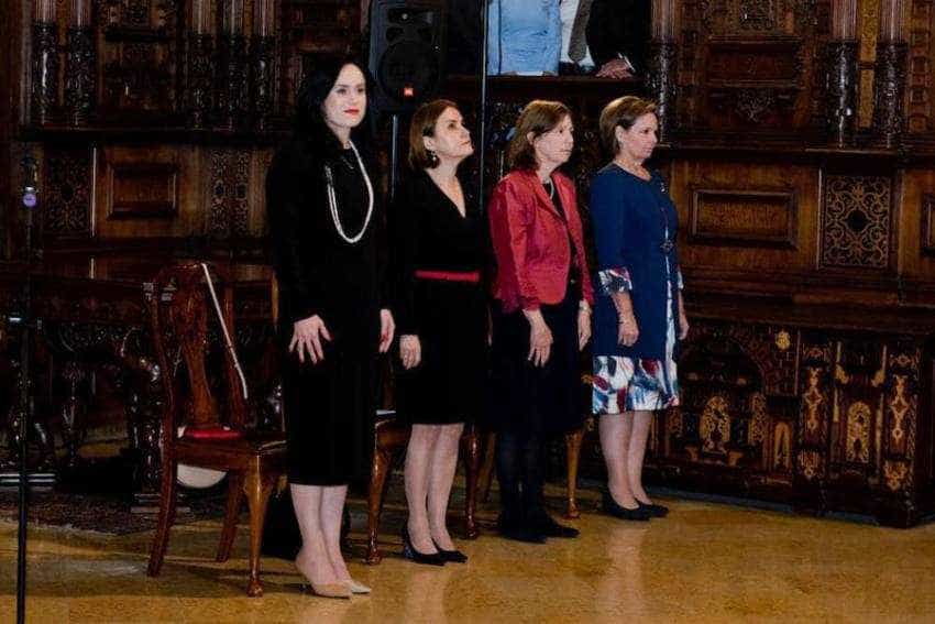 Sursă foto: Facebook Simona Bucura Oprescu.