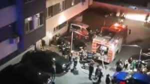 Un apartament din Chiajna a izbucnit în flăcări! 1 Incendiu puternic la un bloc din Chiajna Focul a izbucnit din cauza unei pisici - Un apartament din Chiajna a izbucnit în flăcări!