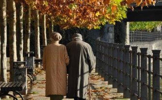 pensionari varstnici