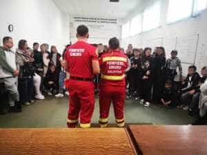 a10366ef d8c7 42df a4ab 2c6b13b15646 - „Școala Altfel”: Pompierii argeșeni au fost vizitați de sute de copii!