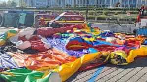 Patru copii au fost răniți, după ce un tobogan gonflabil a fost luat de vânt 12 c652824e cca8 4fc0 91ee df44db694f37 - Patru copii au fost răniți, după ce un tobogan gonflabil a fost luat de vânt