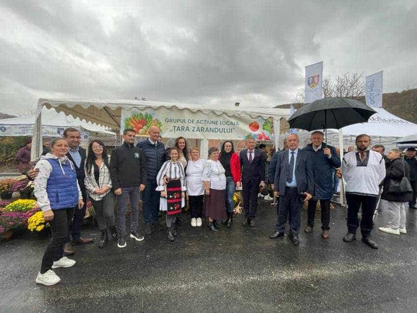 Simona Bucura-Oprescu: ”Mândrii moți pun încă mare preț pe tradiții și meșteșuguri populare” 1 Sursă foto: Facebook Simona Bucura Oprescu.