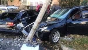30feaf00 9735 466e 9f23 504689ccebff - Accident grav în Pitești: A lovit un pieton de 77 de ani, o mașină parcată și un stâlp