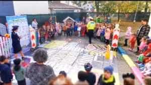 Activități educative desfășurate de polițiștii argeșeni pentru o copilărie în siguranță 2 42e6efc3 14c5 4d75 b9df da5cceda7416 - Activități educative desfășurate de polițiștii argeșeni pentru o copilărie în siguranță