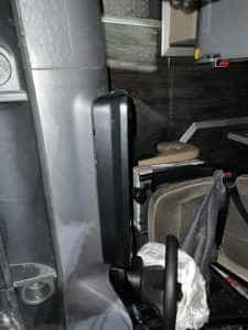 microbuz1 - (VIDEO) Accident grav pe DN7! Un microbuz cu 12 pasageri implicat!