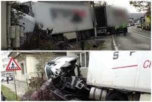 page 1 - A ațipit la volan și a intrat cu TIR-ul într-o casă