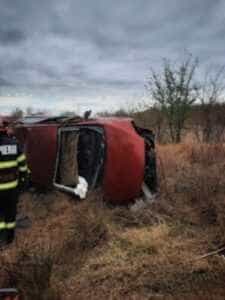 IMG 20231102 WA0077 225x300 1 - O femeie de 66 de ani a ajuns la spital, după ce s-a răsturnat cu maşina pe A1
