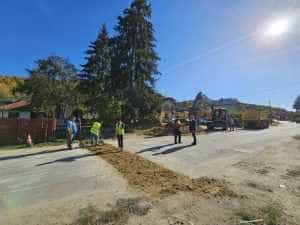 La Ștefănești continuă lucrările de reabilitare și modernizare a infrastructurii rutiere 1 strazi Ștefănești