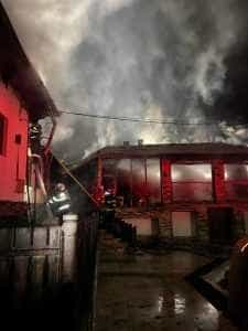 (Video) A ars o locuință din localitatea Nucșoara! 1 WhatsApp Image 2023 11 05 at 10.50.10 - (Video) A ars o locuință din localitatea Nucșoara!