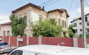 Primăria Piteşti – obligată de judecători să autorizeze demolarea unui monument istoric 1 proprietate Caunei str Victoriei 64 Pitesti