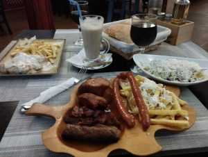 Redescoperă bucuria de a mânca în oraș. La Casa Argeșeană ai parte de un adevărat ospăț! 4 Casa Argeșeană