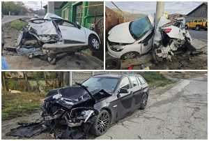 page 1 - Accident teribil, provocat de un tânăr de 19 ani! A „înfăşurat” în jurul unui stâlp o maşină parcată