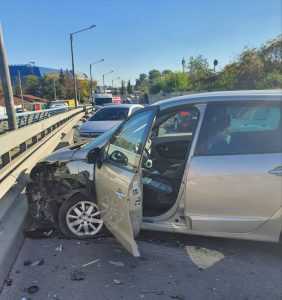 454fc049 b214 4d90 be86 f23c88faa562 - Accident grav la Podul Viilor! O mașină s-a răsturnat