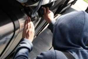 Bărbat de 64 de ani, prins când fura motorină dintr-un camion parcat într-o staţie de alimentare pe A1 27 hot combustibil - Bărbat de 64 de ani, prins când fura motorină dintr-un camion parcat într-o staţie de alimentare pe A1