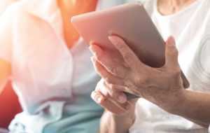 img - Jefuită la prima întâlnire de un bărbat pe care l-a cunoscut pe internet