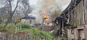 WhatsApp Image 2023 11 11 at 09.45.28 - ACUM! Casă înghițită de flăcări în Mioarele!