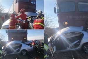 page 2 - Un șofer de 18 ani a ajuns la spital, după ce mașina pe care o conducea a fost lovită de tren