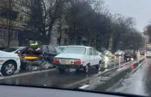 286f0aa3 7fb7 47fe 80f9 c34c434bc3ab - Accident cu patru mașini în Pitești!