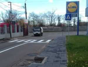 La intersecția Calea Drăgășani cu aleea Virgil Tempeanu. Trecere de pietoni nou înființată 20 Sursă foto: Facebook Primăria Municipiului Pitești.