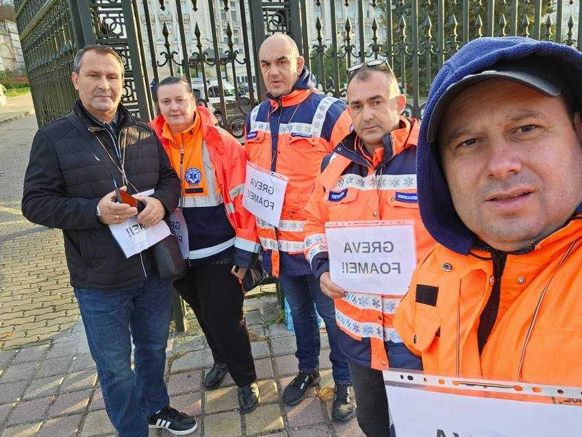 Cinci lideri sindicali de la Ambulanţă se află în greva foamei