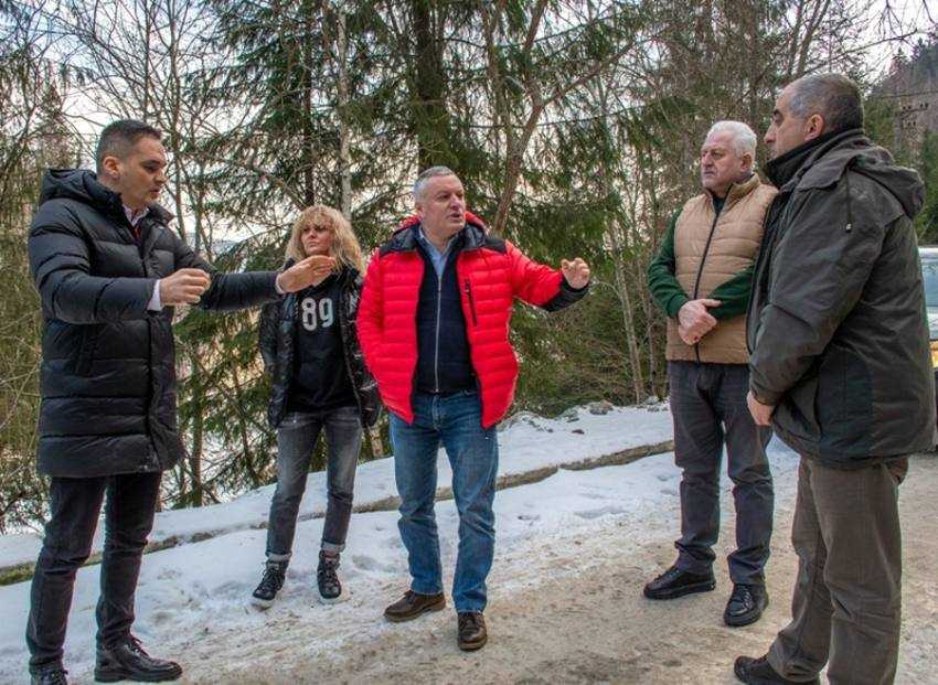 PSD Arges la podul arefu marius nicolaescu Sursă foto: Facebook PSD Argeș.