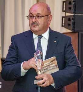 ARGEȘ: Cei mai puternici oameni din MEDIUL PUBLIC 1 6. ION MINZINA - ARGEȘ: Cei mai puternici oameni din MEDIUL PUBLIC