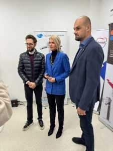 Fiul șefei de la Finanțe, Aura Negru, a deschis o clinică dentară în Topoloveni 3 Vlad Negru si Alina Gorghiu - Fiul șefei de la Finanțe, Aura Negru, a deschis o clinică dentară în Topoloveni