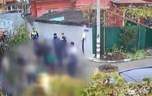 Au tăiat porcul în mijlocul străzii. Vecinii revoltați au sunat la poliție 15 Jmhhc2g9MWYzZDgwYThmNzA4MDQ5OWJkMmFlOTAxNTEzMWY4OGI.thumb 1 - Au tăiat porcul în mijlocul străzii. Vecinii revoltați au sunat la poliție