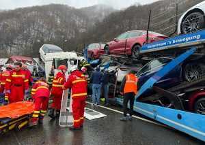 Accident pe DN 7, provocat de un argeșean de 54 de ani. Două platforme auto s-au ciocnit 2 accident valea oltului 4 fli6 1 - Accident pe DN 7, provocat de un argeșean de 54 de ani. Două platforme auto s-au ciocnit