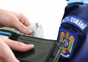 Prins în trafic beat la volan și fără asigurare la autoutilitară. A încercat să mituiască polițistul 6 politist mita - Prins în trafic beat la volan și fără asigurare la autoutilitară. A încercat să mituiască polițistul