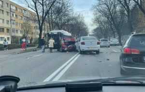 WhatsApp Image 2023 11 30 at 13.33.44 e1701344212713 - Accident grav cu 3 mașini în Nord! Două victime au ajuns la spital!