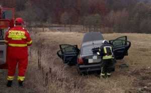 WhatsApp Image 2023 12 02 at 12.10.22 e1701513244672 - Accident în Tigveni! A zburat cu mașina de pe șosea!